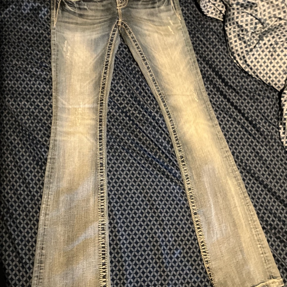 Stylish Women's Jeans in Light Blue